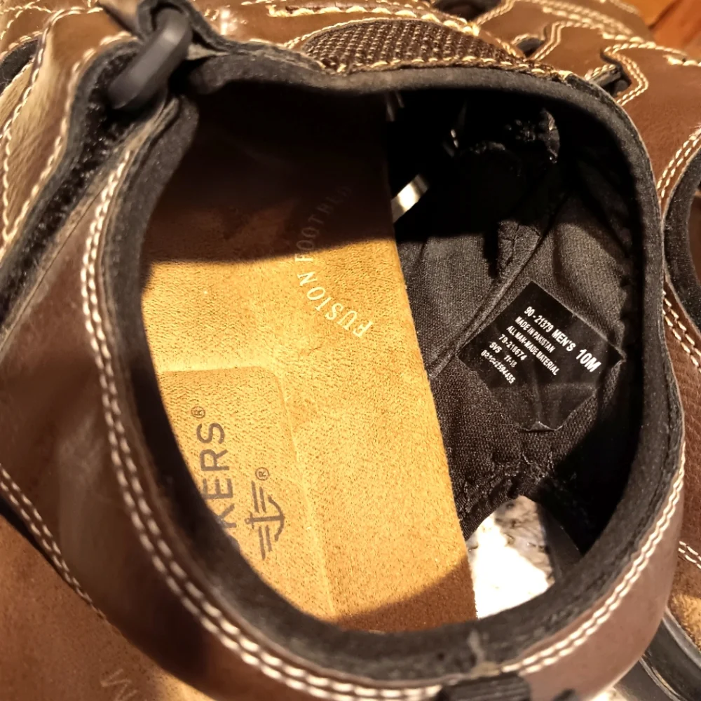 EUC Men's Dockers Fisherman Brown  Sandals Size 10M